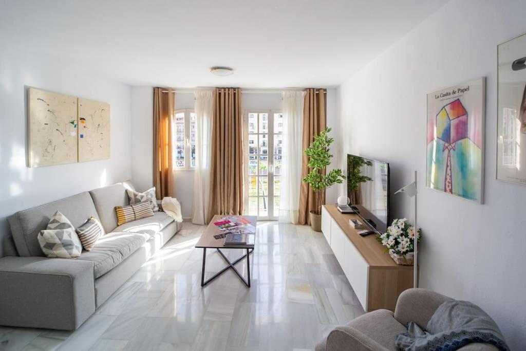 Central And Beautiful Apartment - Free Parking มาลากา ภายนอก รูปภาพ