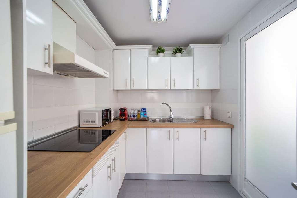 Central And Beautiful Apartment - Free Parking มาลากา ภายนอก รูปภาพ