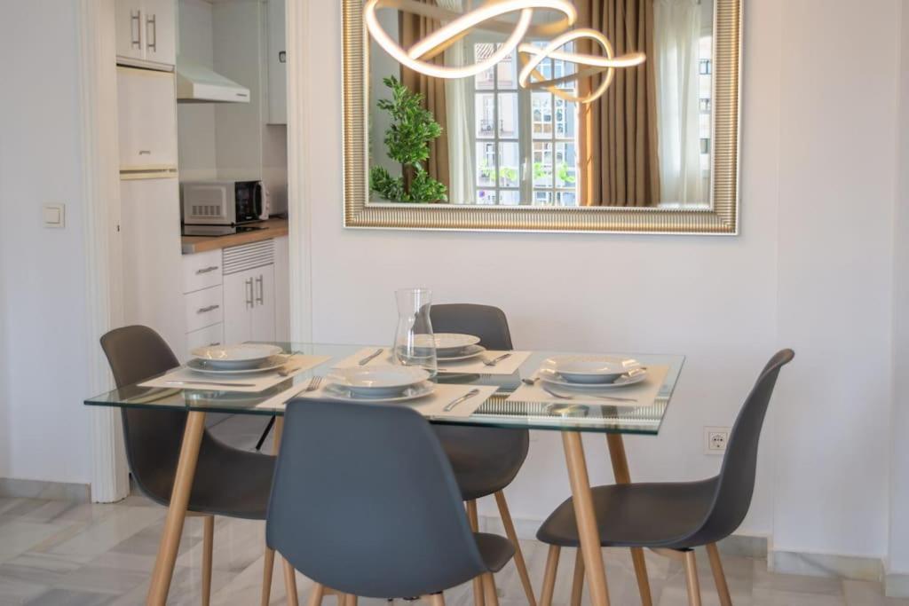 Central And Beautiful Apartment - Free Parking มาลากา ภายนอก รูปภาพ